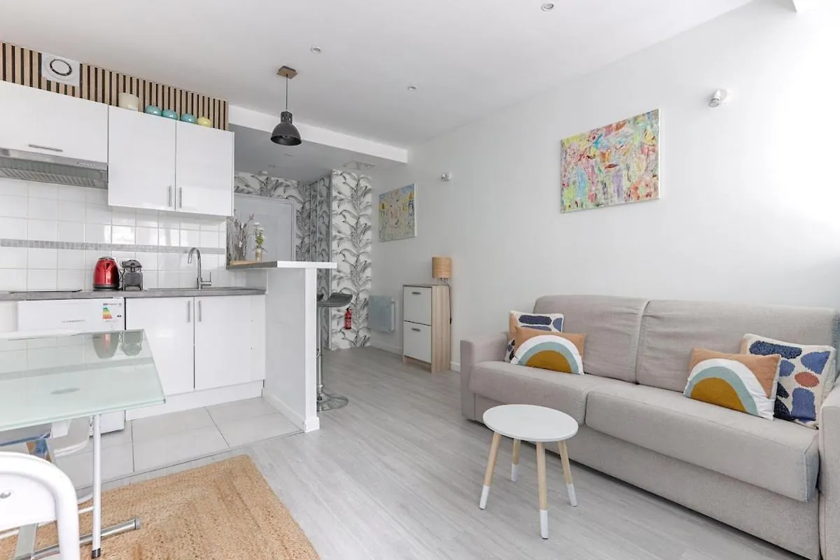 Appartement De Charme Gambetta II Paris 0*,